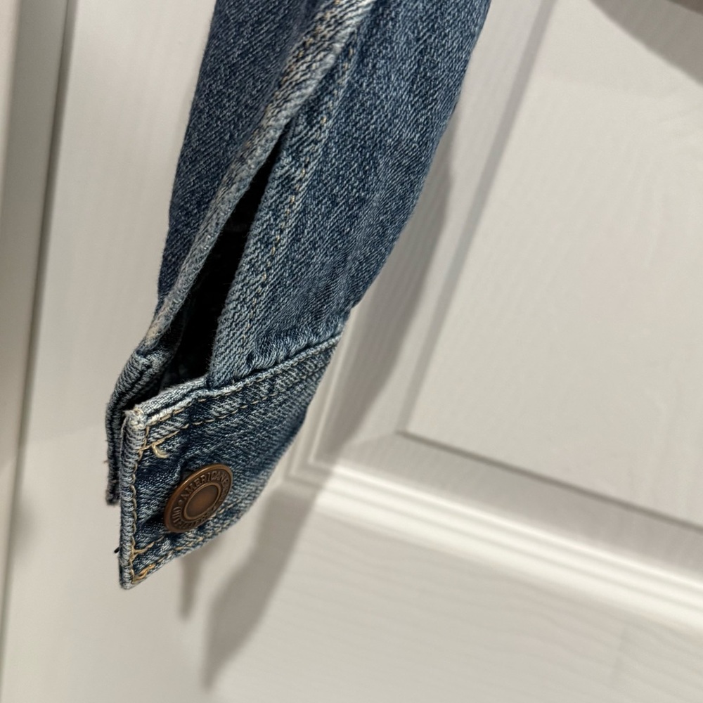 American Eagle Cropped Denim Jacket - Picture 9 of 13